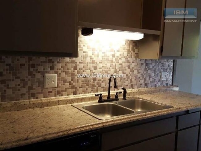 Building Photo - Lake Boulevard Apartment Homes