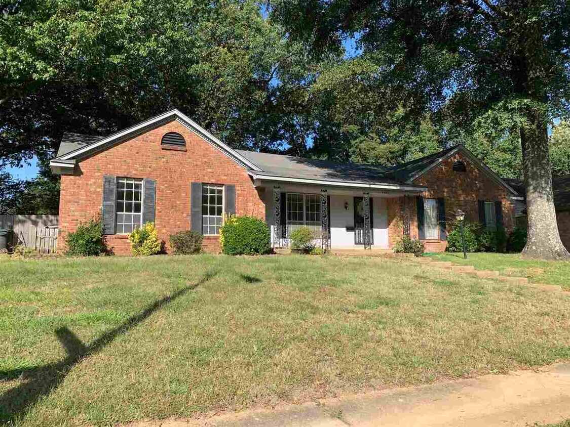 Primary Photo - 3283 Bluemont Dr