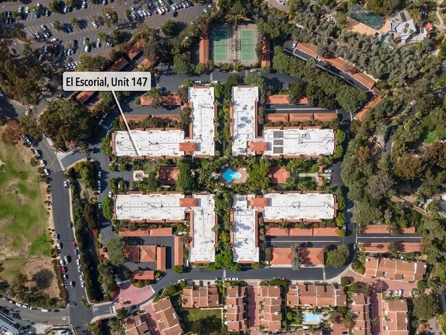 Foto del edificio - Total Quality Living! El Escorial Villas at East Beach~