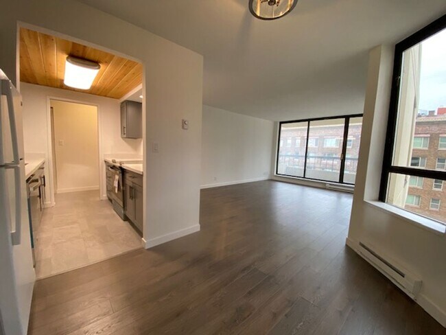 Foto del edificio - Belltown Condo- Newly renovated one bedroom 9th floor