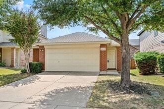 Building Photo - 12113 Thicket Bend Dr