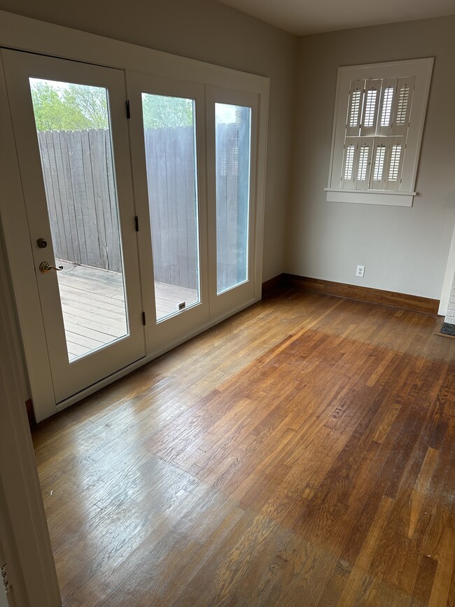 Door to outside patio - 2600 Lubbock Ave