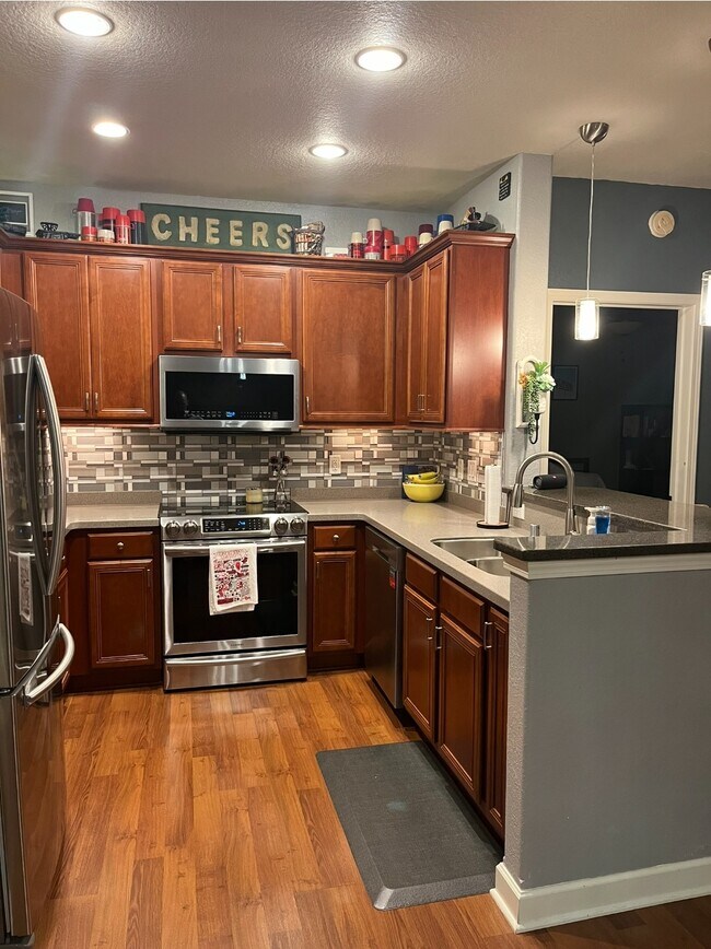 Foto del edificio - 4130 S Lake Dr