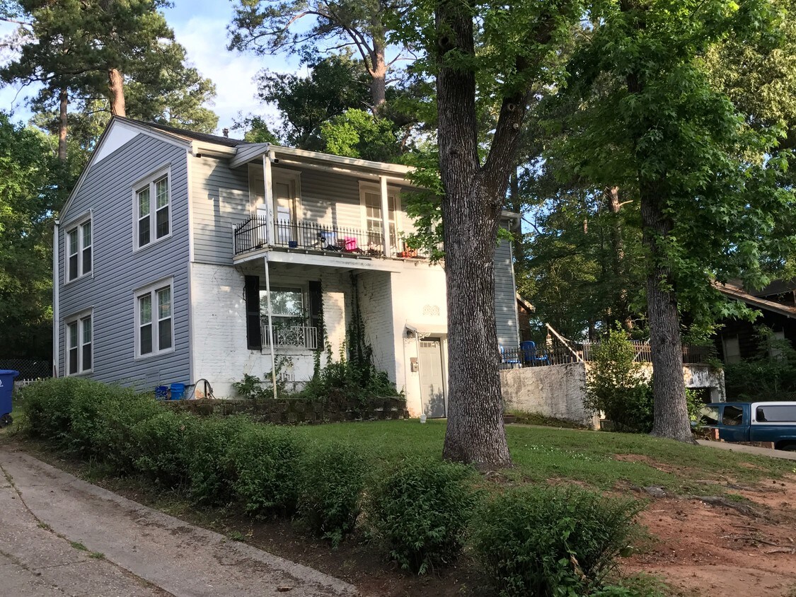 Primary Photo - 3208 Alexander Ave