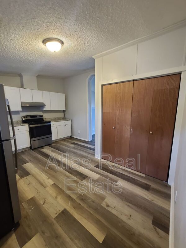 Foto del edificio - 4647 N Race St