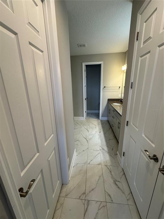 Building Photo - 921 Fern Leaf Run