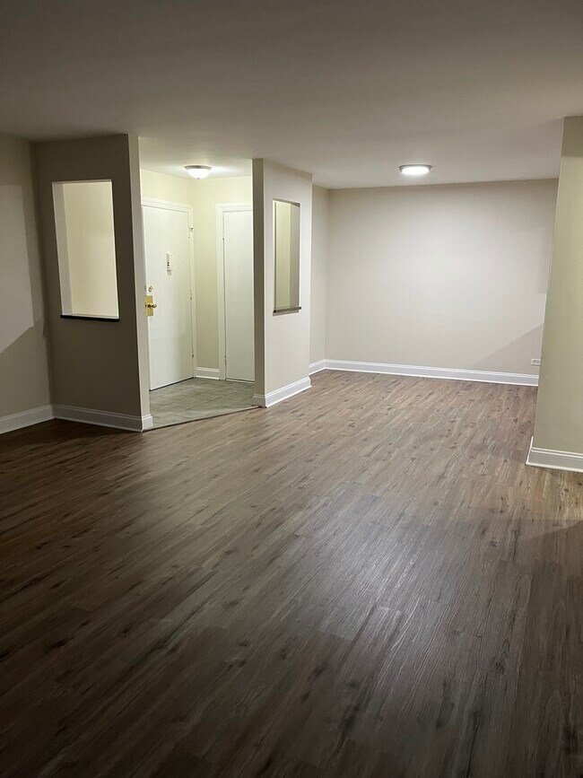 Building Photo - 4619 Kings Walk Dr