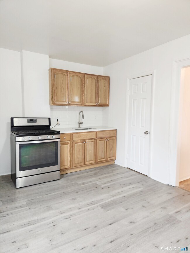 Foto del edificio - 202 Harral Ave