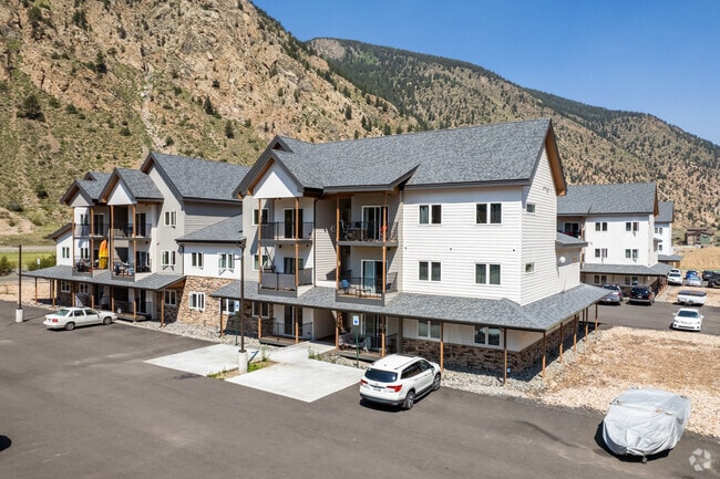 Apartments - Bighorn Crossing