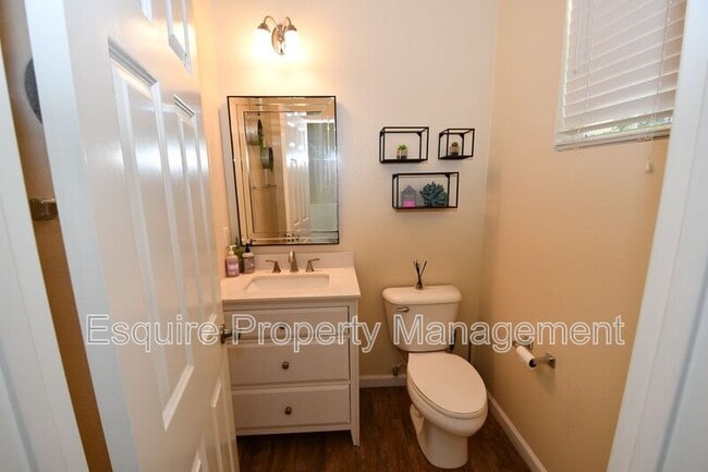 Building Photo - 371 Huerta St