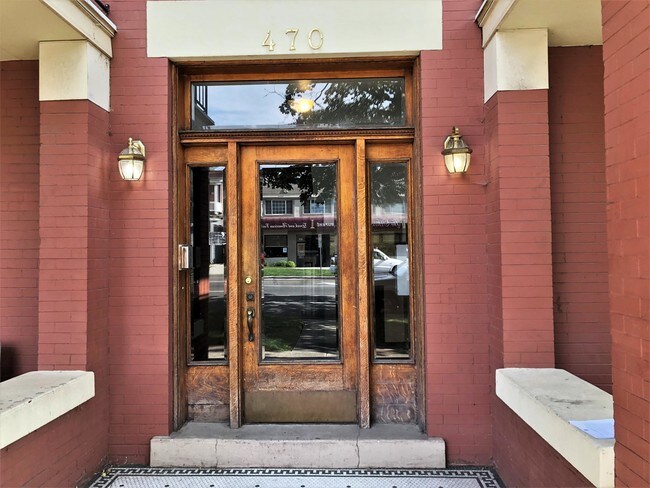 Building Photo - 470 E 300 S