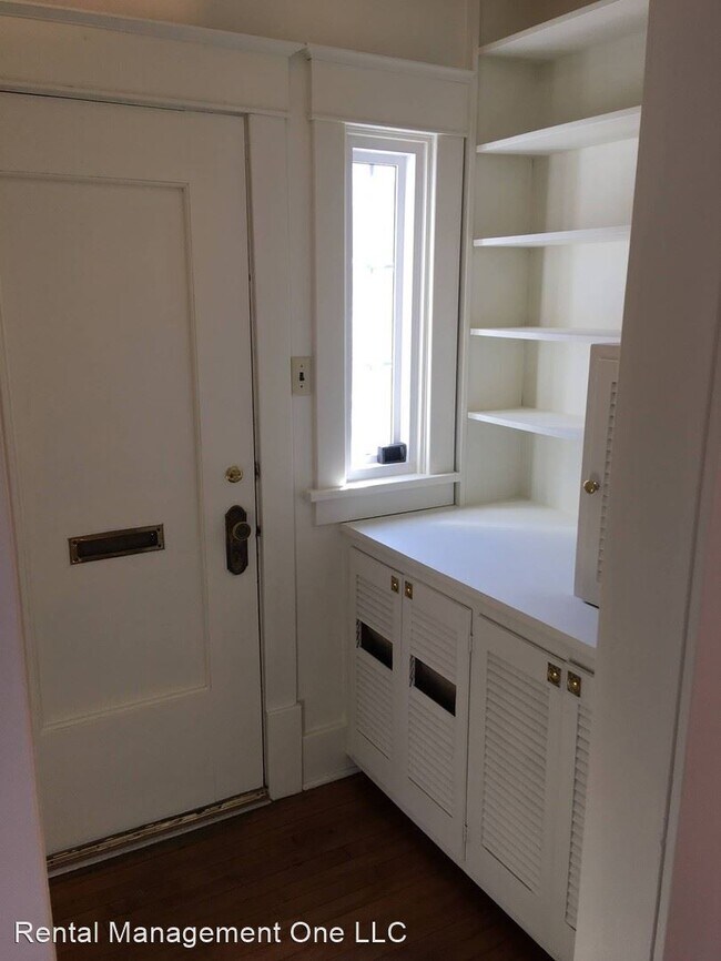 Building Photo - 2 br, 1 bath House - 214 Wellington