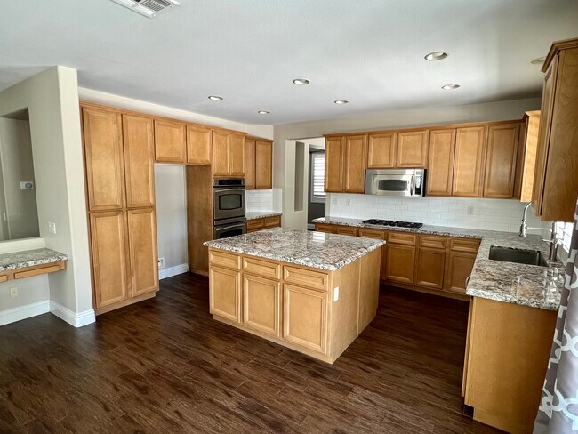 Foto del edificio - 27644 Bottle Brush Way