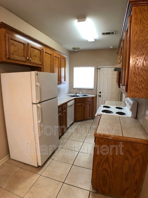 13424 Lonnie Dr, Walker, LA 70785 Condo for Rent in Walker, LA