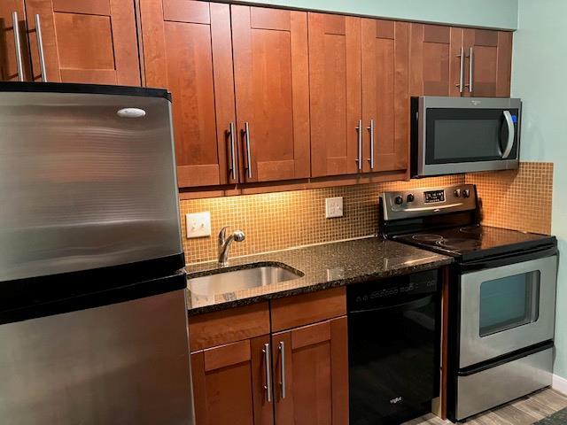 Foto del edificio - 7685 Northcross Dr