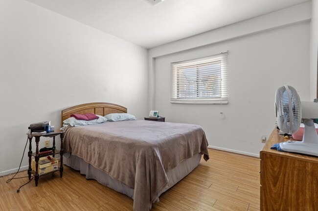 Building Photo - 569 Woodmont Ave