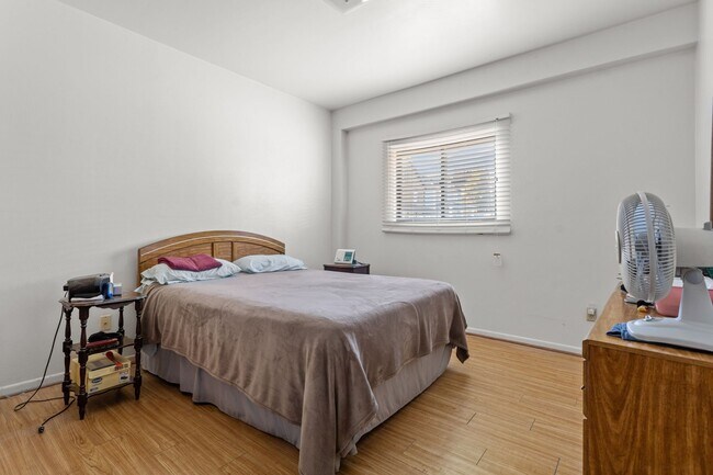 Photo - 569 Woodmont Ave Apartment