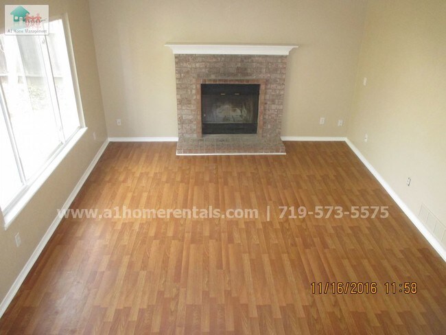 Building Photo - 3 Bed Tri-Level with Finished Basement