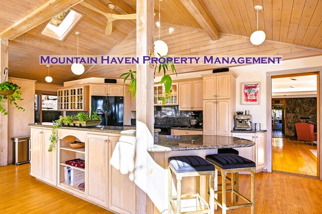 Photo - 499 Pine Song Trail House