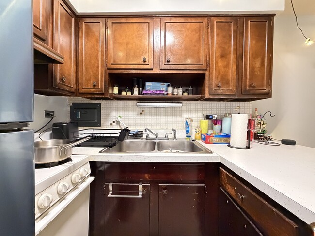 Building Photo - 2620 N Hampden Ct
