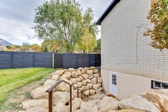 Building Photo - 471 S Alpine Dr