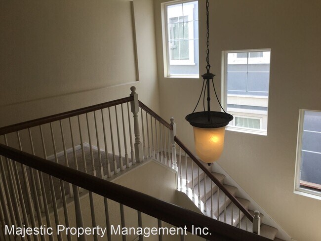 Foto del edificio - 5 br, 3 bath House - 320 E Heritage Dr