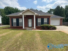 Building Photo - 202 Blue Sage Dr