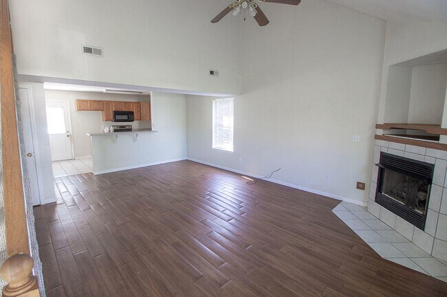 Building Photo - 3311 Dove Dr