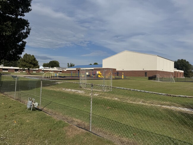 Building Photo - 1209 N Ironwood Pl