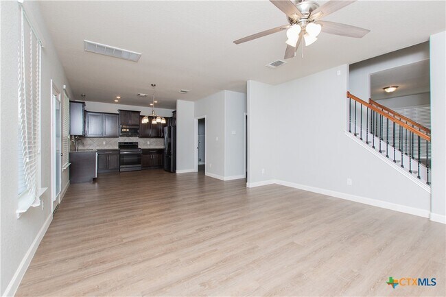 Foto del edificio - 5114 Dauphin Dr