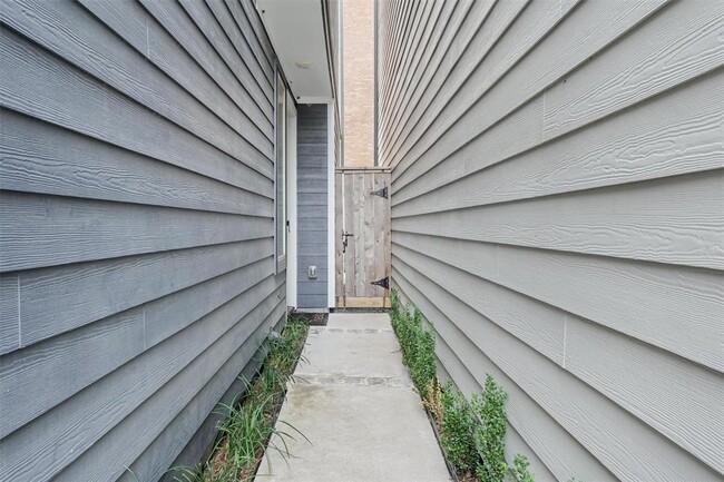Building Photo - 12535 Holly Blue Ln