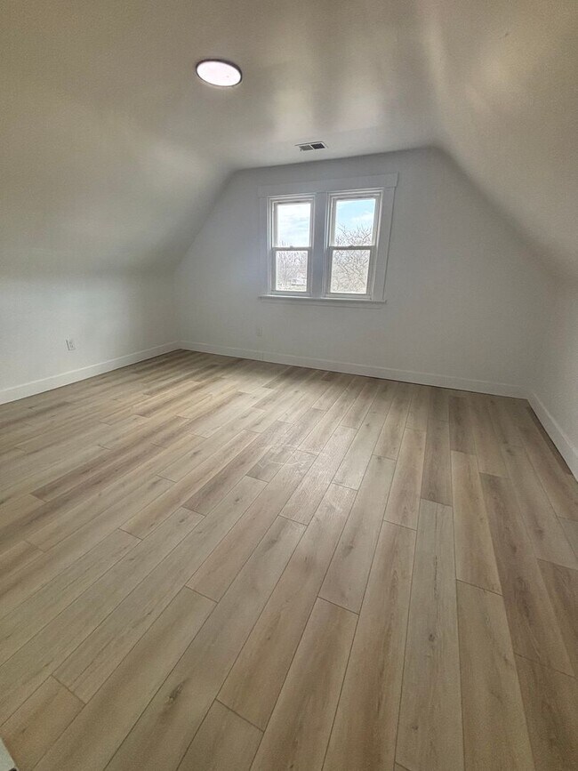 Foto del edificio - 1640 E 85th St