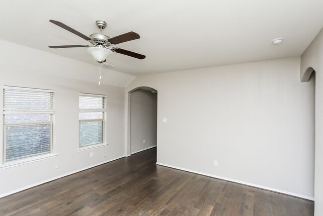 Building Photo - 8473 Blue Violet Trl