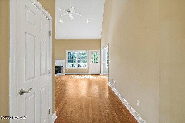 Foto del edificio - 3185 Wexford Way
