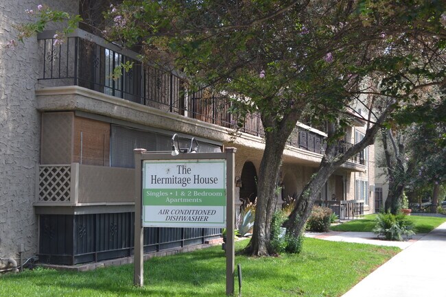 Foto del edificio - 5328 Hermitage Ave