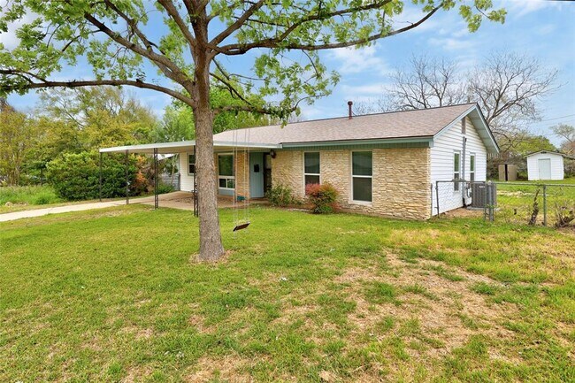 Foto del edificio - 2713 Friar Tuck Ln