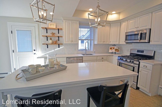 Building Photo - 4 br, 2.5 bath House - 217 River Ave