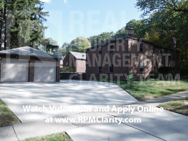 Foto del edificio - 2458 Kenwood Blvd