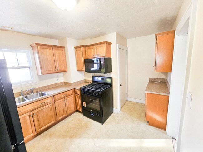 Foto del edificio - 17 W Woodsdale Ave