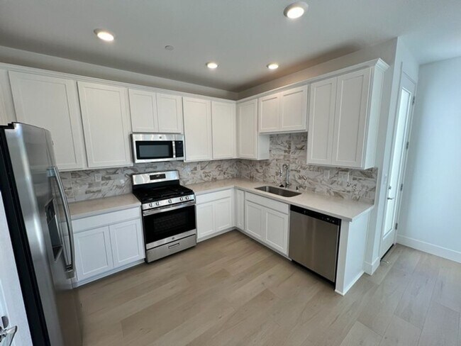 Foto del edificio - Brand New Three Bedroom Home in S. Reno