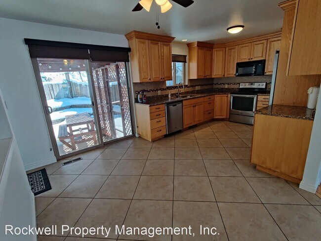 Foto del edificio - 5 br, 3 bath House - 2419 S Davis Blvd