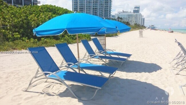 Foto del edificio - 6365 Collins Ave