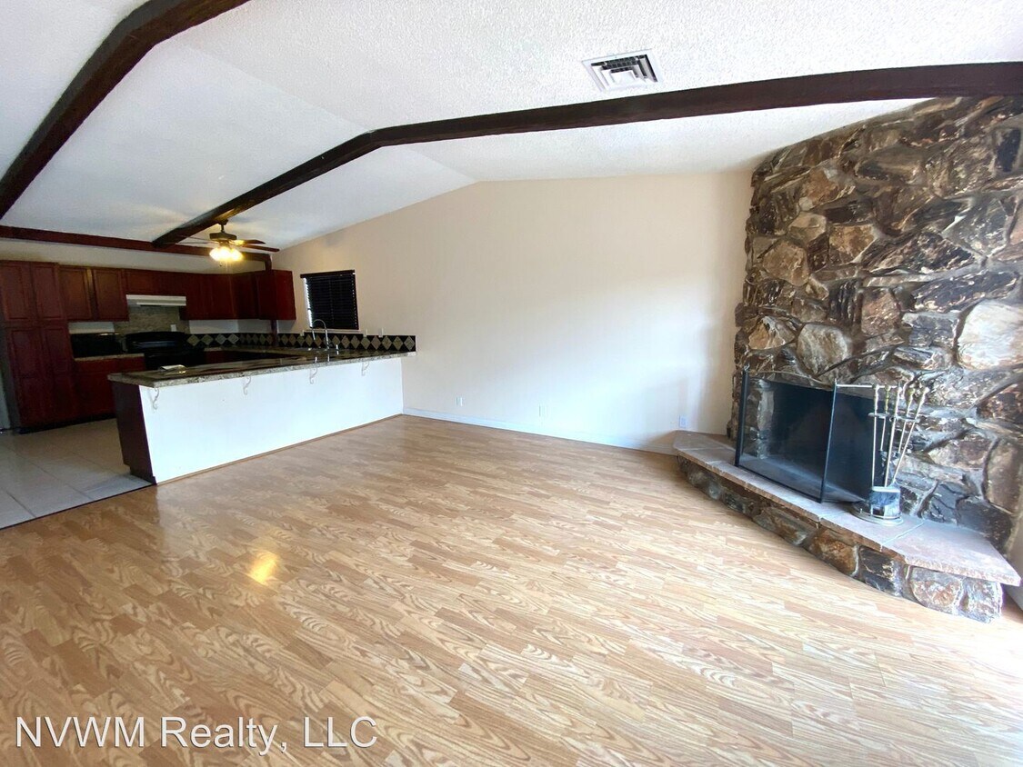 Primary Photo - 3 br, 2 bath House - 6255 Bullion Blvd