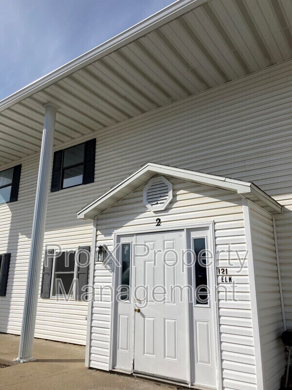 Primary Photo - 121 Elm St