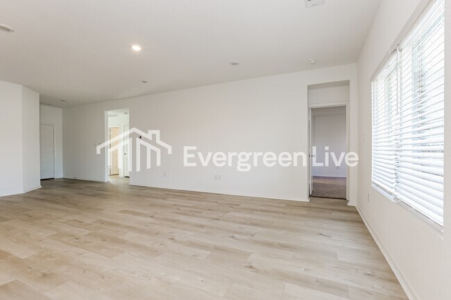 Building Photo - 1280 Tsar Rd