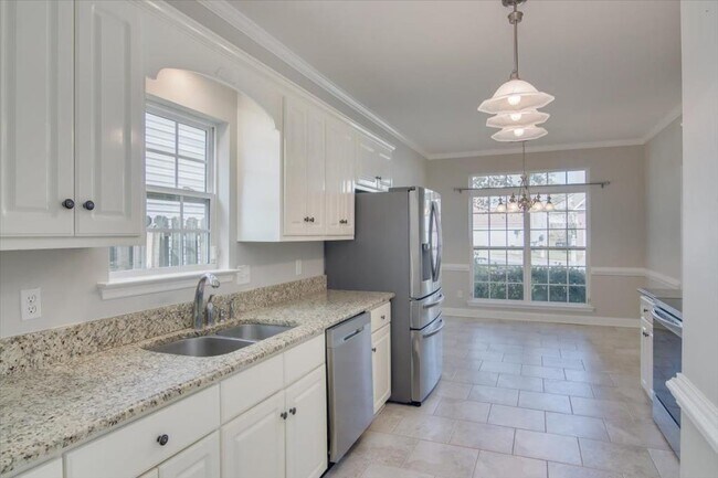 Foto del edificio - 702 Lakeside Landing Ct