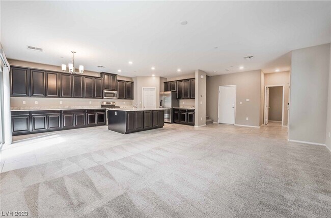 Foto del edificio - 2725 Rainy Meadows Ave
