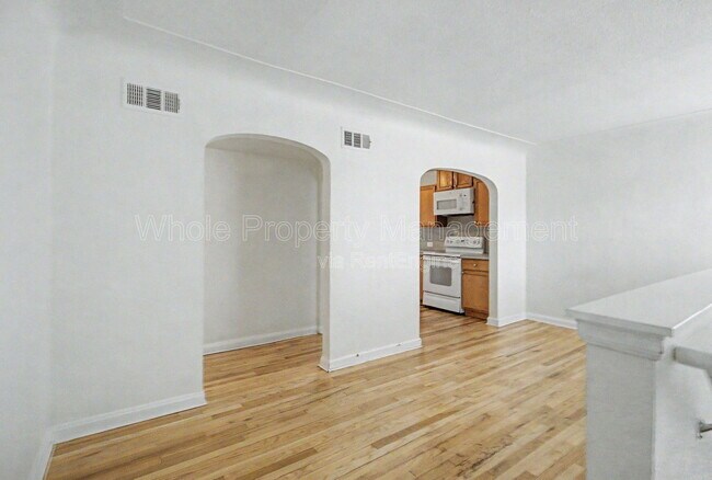 Building Photo - 2705 W Park Pl