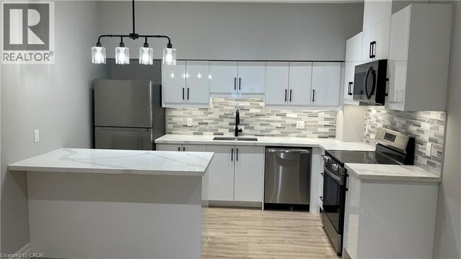 Building Photo - 69 E Main St