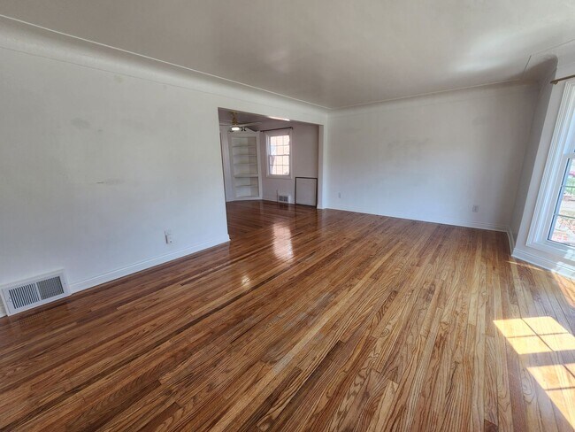 Foto del edificio - 3532 Normandy Rd